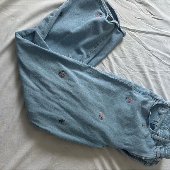 Old Navy Denim - Old Navy Light Blue Straight Leg Jeans with Floral Embroidery